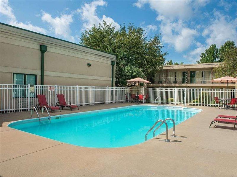 Days Inn By Wyndham Paducah Εξωτερικό φωτογραφία